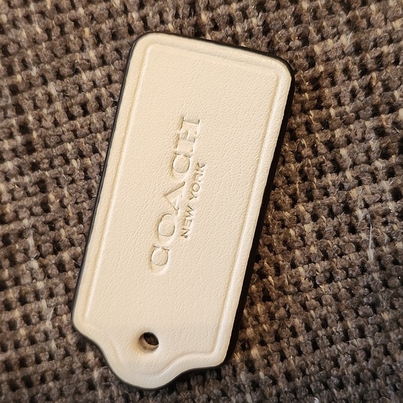 New Ivory Leather Coach Tag - Picture 5 of 5